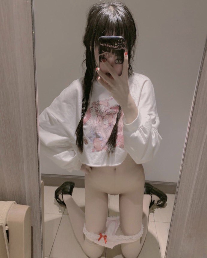 linxiaoxiao333's tweet photo. 小小的也很可爱 #萝莉 #白虎 #少萝 #母狗 https://t.co/3hxdDksOhs