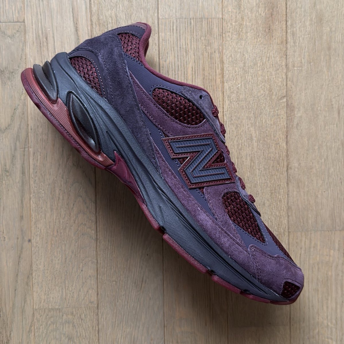 Sneakerologue's tweet image. Unboxing Rich Paul x New Balance Abzorb 2010

Très quali ✔️

📏: elle fit TTS (donc prenez votre taille)

📅: sortie prévue pour bientôt en Europe

Une raffle est ouverte via Klutch =&amp;gt; klutch.runfair.com/en-GB/us/rp-ab…

Il y’a aussi une raffle sur l’appli Footpatrol Launches