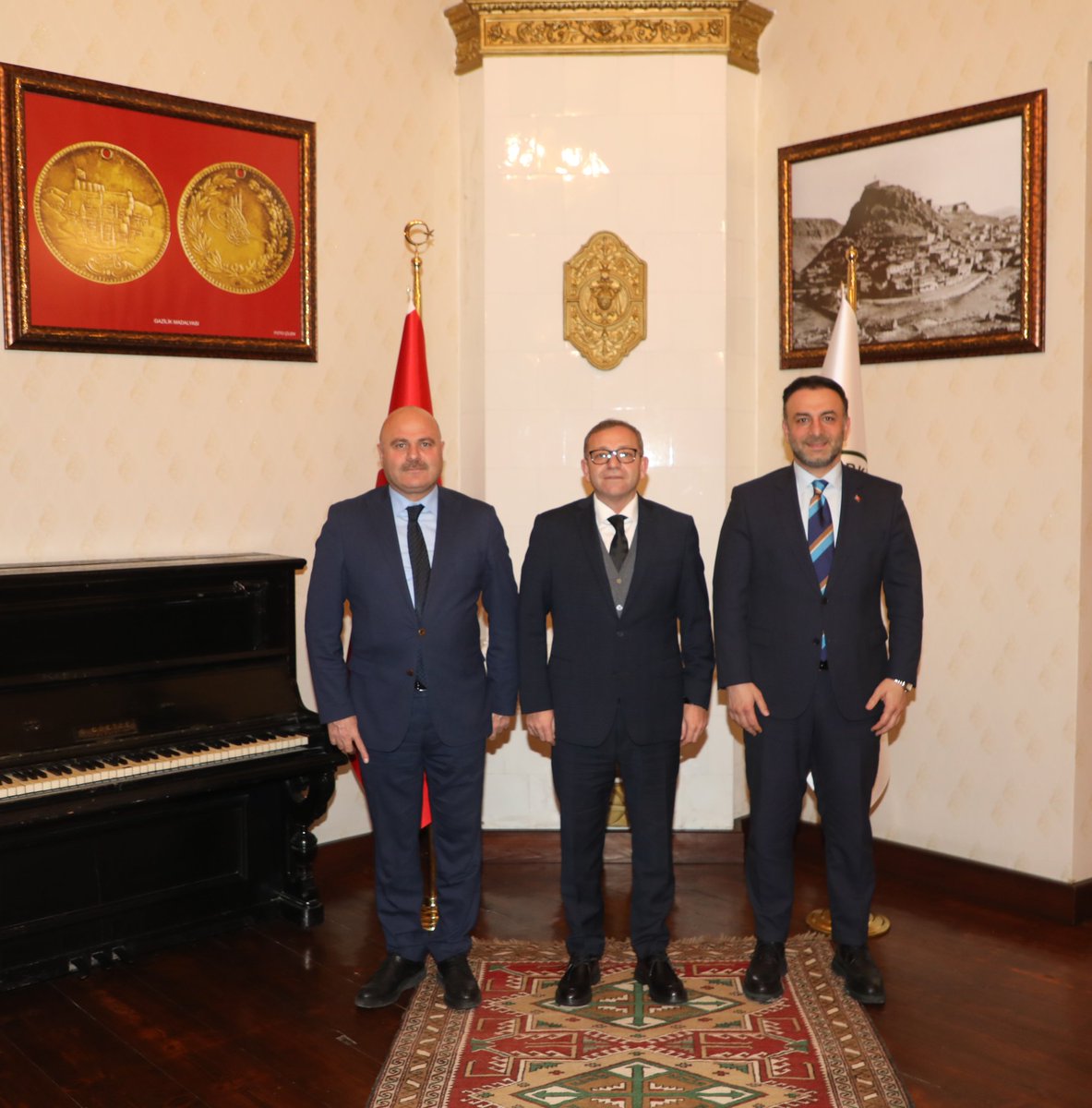 📍#Kars Valiliği

AK Parti Genel Merkez Kars İl Koordinatörü Ferhat Dağ ile AK Parti İl Başkanı Muammer Sancar'ı makamında kabul etti.

Nazik ziyaretlerinden dolayı kendilerine teşekkür ederiz.

<a href="/ziyapolat73/">Ziya POLAT</a> 
<a href="/ferhatdag23/">FERHAT DAĞ</a>
<a href="/SancarMuammer/">Muammer SANCAR</a>