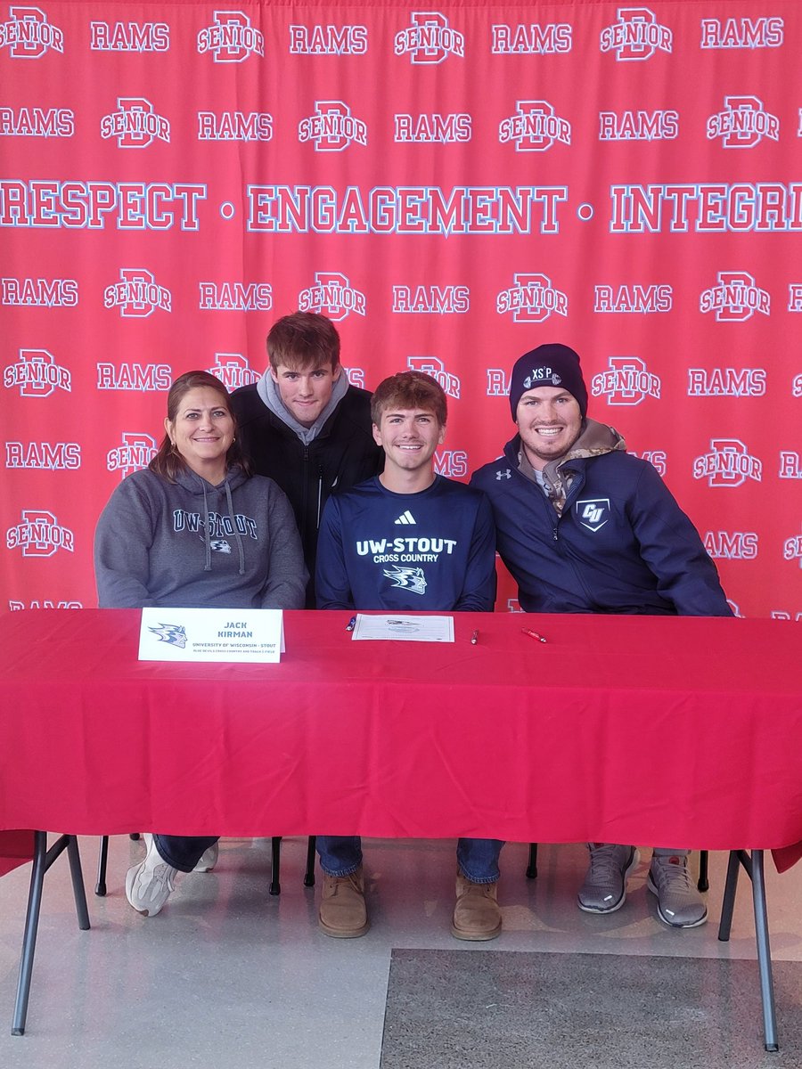 DBQ Senior Activities and Athletics tweet media