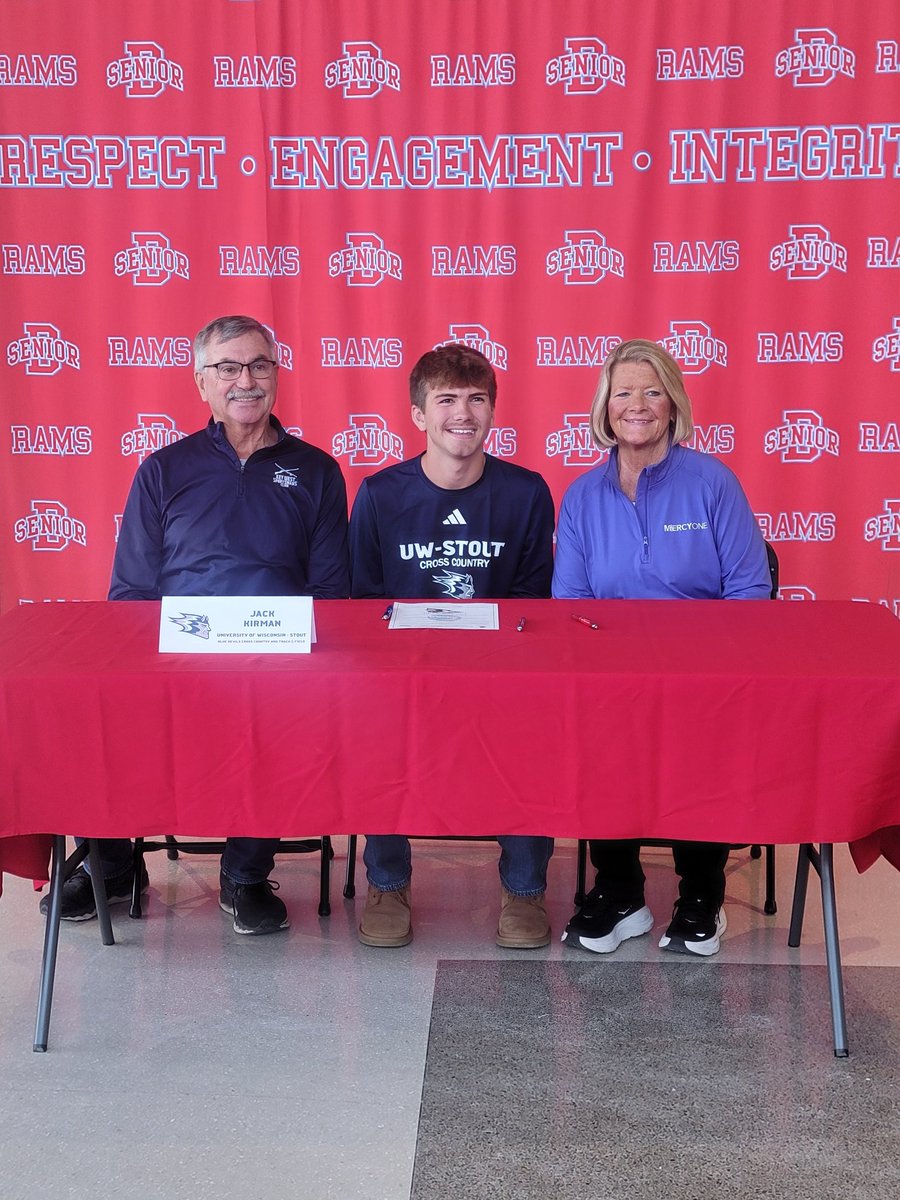 DBQ Senior Activities and Athletics tweet media