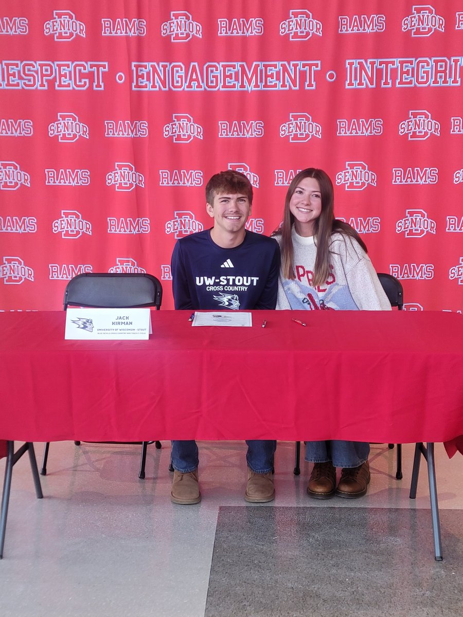 Jack Kirman signs with UW-Stout to continue his academic and running career.  Current plans including studying for a degree in Dietetics.  Way to go Jack!