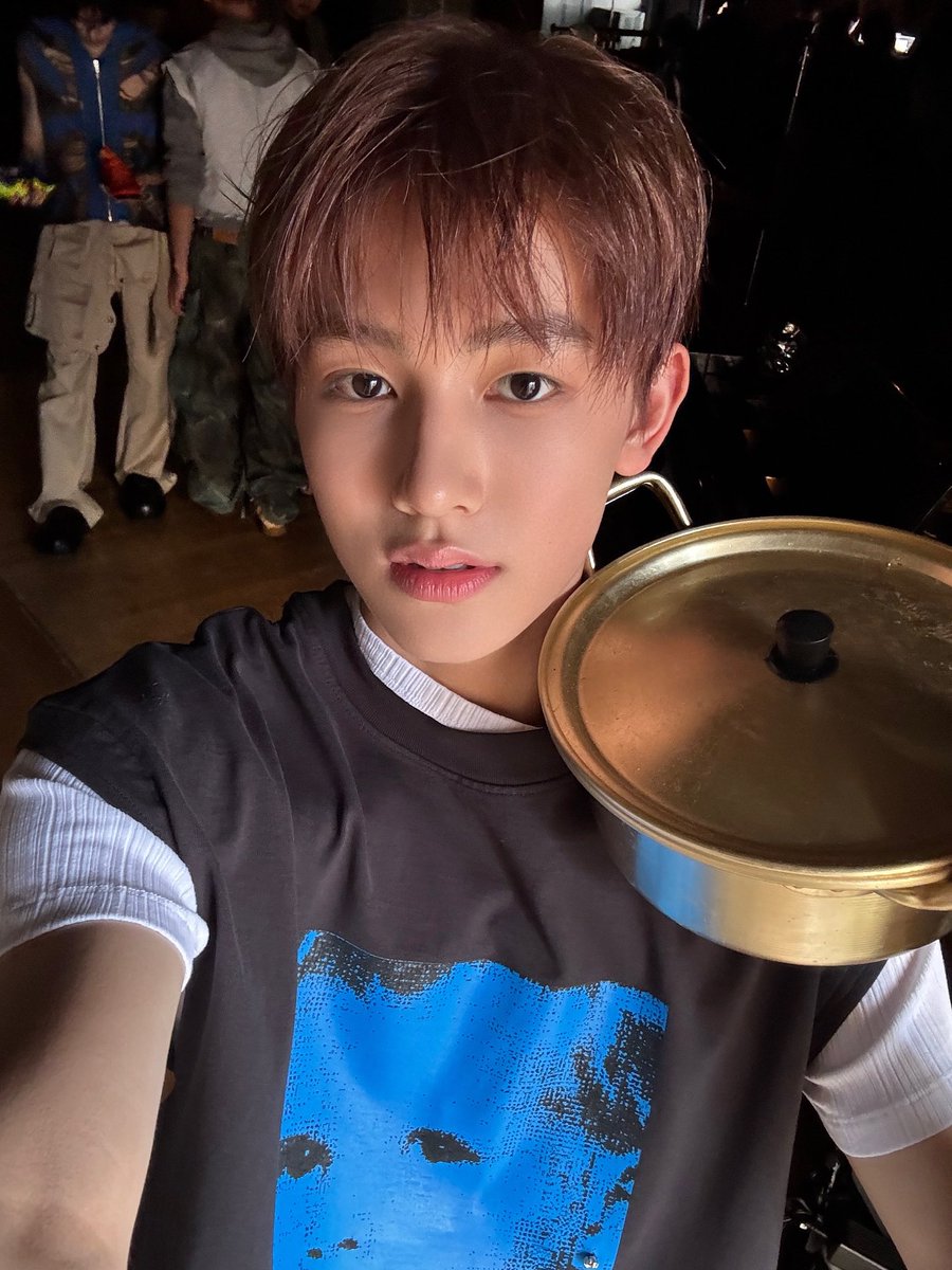 아닠ㅋㅋㅋㅋㅋㅋ 짧머진짜너무애기라서 웃음나와 ㅜㅜㅜㅜㅜㅜ