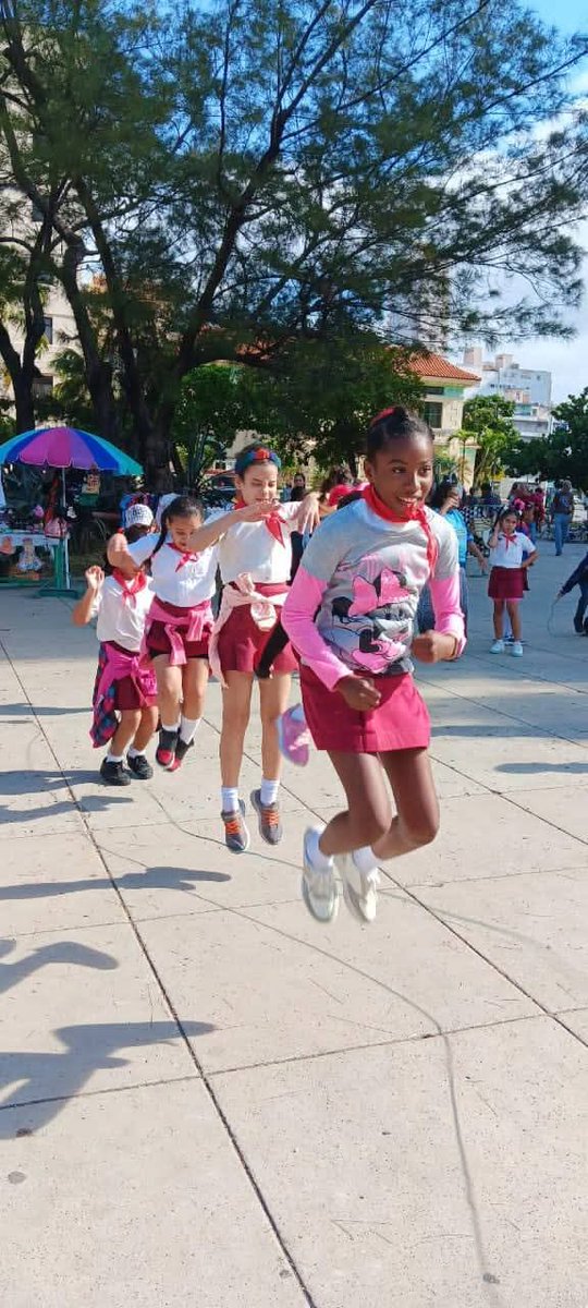 Día Mundial de los Derechos Humanos.
 #TumbaElBloqueo que pretende rendir a #Cuba x hambre y otras carencias. Nuestros niños y adolescentes celebran el día con actividades deportivas y culturales, ellos son:...  👇#FelicesAquí porque son #CubanosConDerechos