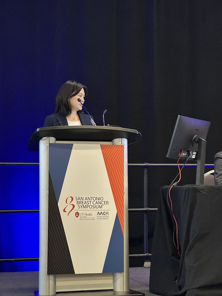 AriellaHanker's tweet photo. Great poster spotlight on diverse mechanisms of #CDK4/6 inhibitors this morning @SABCSSanAntonio. Dr. Yuki Matsunaga is trying to intercept cancer cells *before* they can acquire bona fide resistance. #Wnt and #Notch pathways may be involved? #SABCS25 @utswcancer https://t.co/vSX9PYaGRK