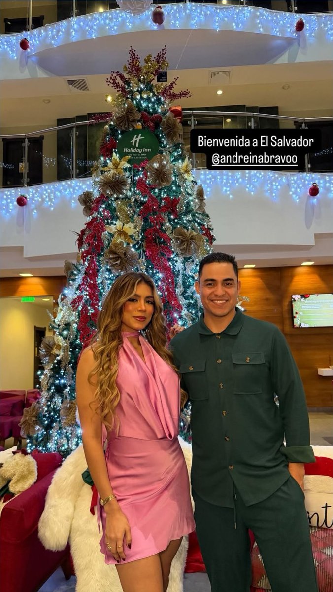 Dayii2002's tweet photo. Gracias al alcalde @HenryFloresST por el  bonito recibimiento de Andreina  en el salvador 💜🥳 

#AndreinaBravo https://t.co/AxQes6rk2u