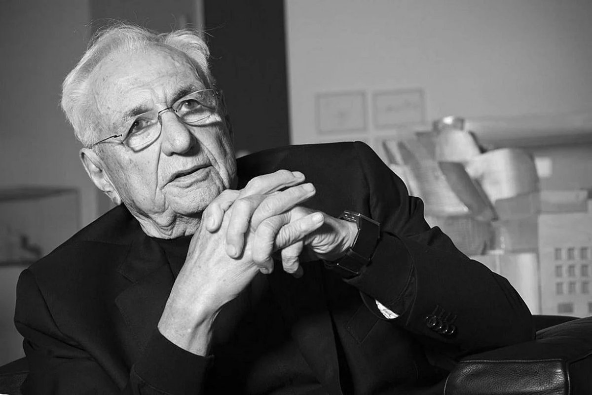 FRANK GEHRY

Se ha mudado "al otro barrio" el extraordinario arquitecto, Frank Gehry, uno de los más citados referentes arquitectónicos de los siglos XX y XXI.

Estaba casado con la panameña Berta Aguilera y quizás eso influyó en su decisión de acceder a diseñar el edificio del