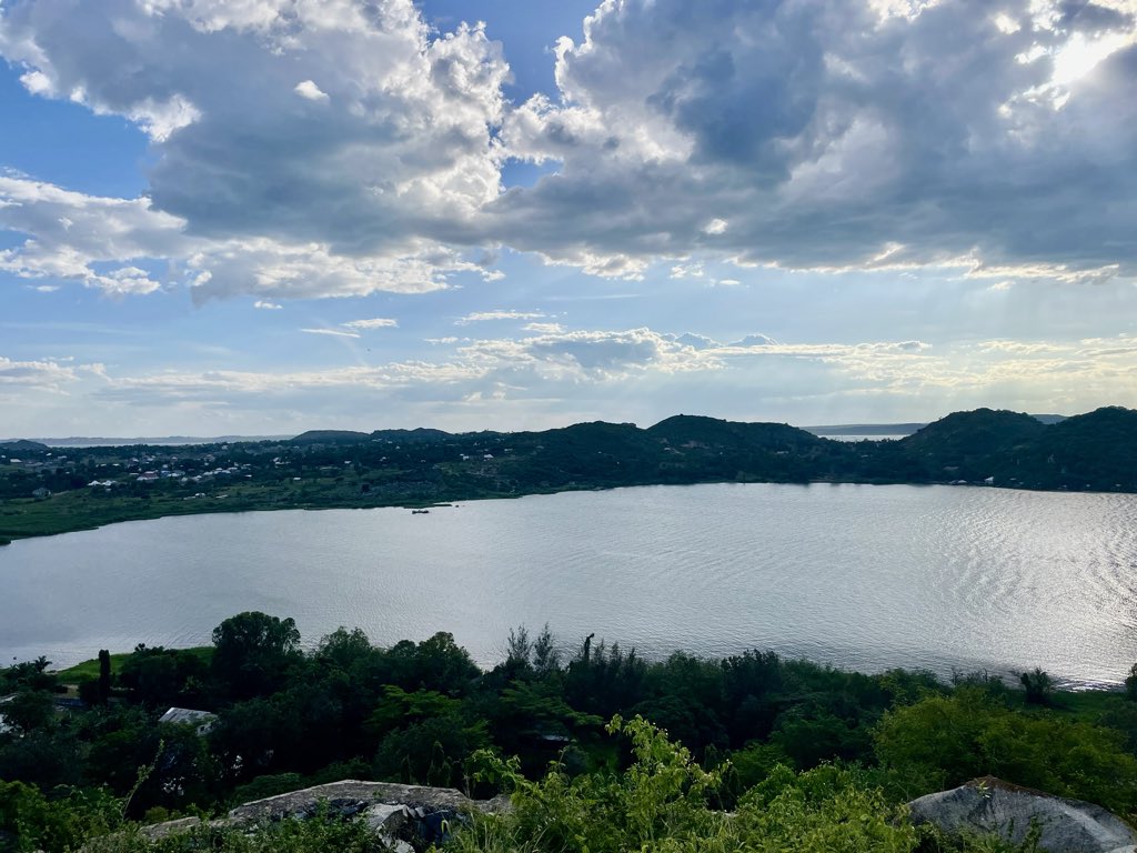 Hiki kiwanja chenye hii View nauza.