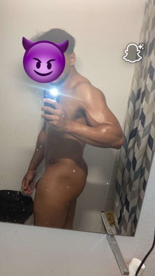 RT et like si tu veux prendre une douche avec moi 😘