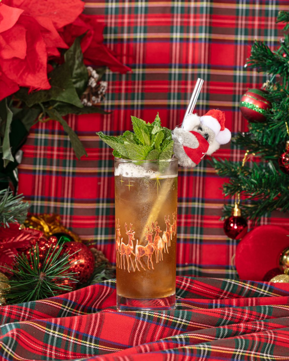 CarouselClb's tweet image. Deck the halls with boughs of cocktails... including the Koala LaLaLa🍹 Sip on a refreshing mix of blanco tequila, dry vermouth, apple liqueur, tamarind, lemon, eucalyptus bitters, mint, &amp;amp; soda with a cute koala friend!🐨