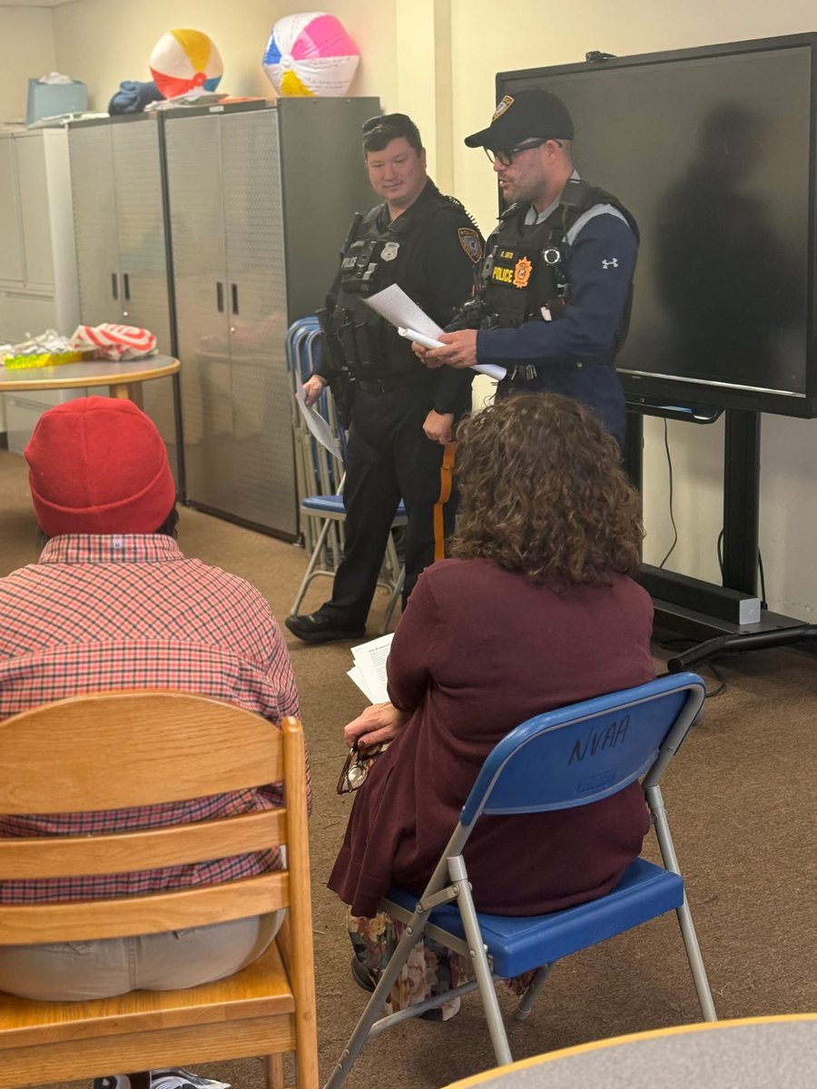 ESCofNJ's tweet photo. The Sayreville Police Department recently visited PAL, bringing a wealth of useful information to share with the community. A special thank you to Patrolman Salvatore and Detective Soto for their time and effort.

#ESCNJ #PALNJ https://t.co/c84eUdL7G7