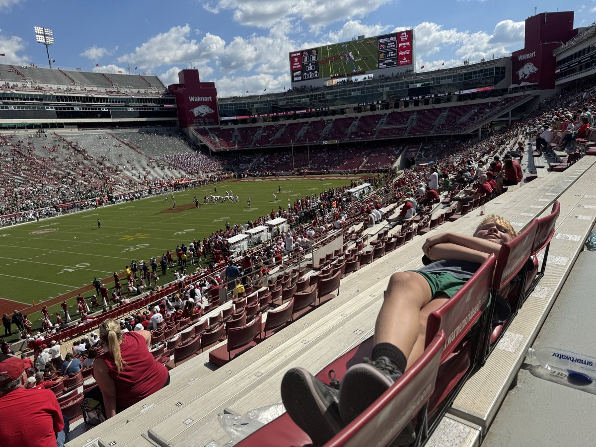 RealOfficialBP's tweet photo. @JohnNaborsShow A picture of my son taking a nap during the 2 minute timeout, ND 56 ARK 13. Enjoy the Ryan Silverfield era. Go Irish. ☘️ https://t.co/BHRfImz4BY