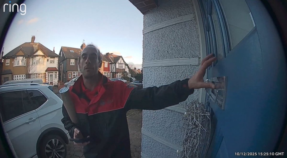 Jmylk's tweet photo. @dpduk #whyohwhy #lunacy whyohwhy would one of your drivers tap my letterbox so quietly it couldn't be heard from my frontroom? Especially when there is a feckin' video doorbell under his nose, that he actually stared right at? Explain this lunacy? Where's my package?? https://t.co/HSRDJd8xLK