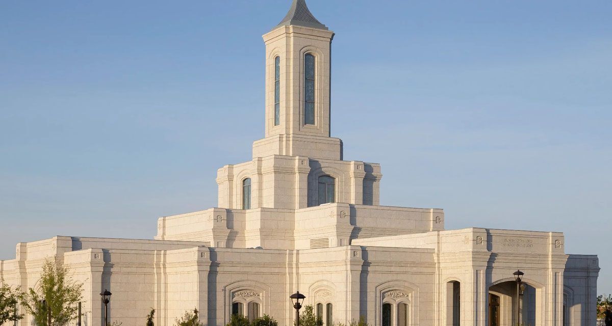 The Moses Lake Washington Temple in Moses Lake, Washington, was the  People’s Choice and Heavy Commercial winner. The 20,000-square-foot temple was completed in 90 weeks of construction. View the project here: icfmag.com/2025/01/moses-…