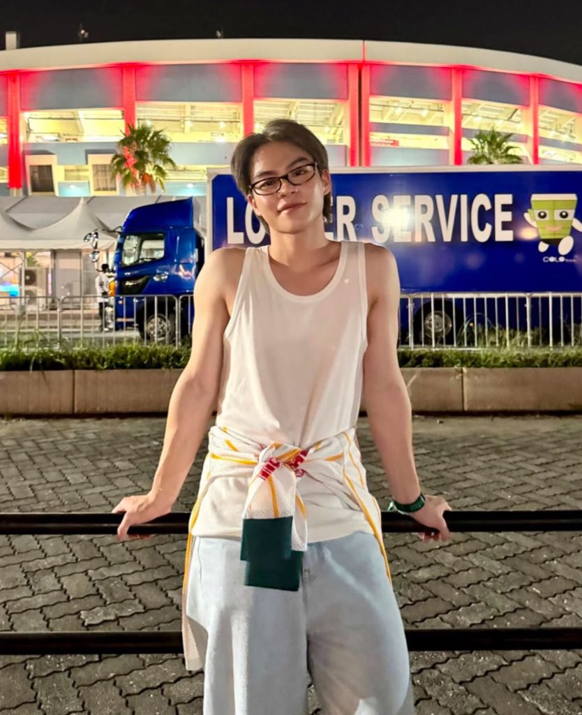 เข้าใจแล้วทำไมน้องบัสให้มาร์คเป็นพี่คริสเคกันหมด 😭😭😭😭