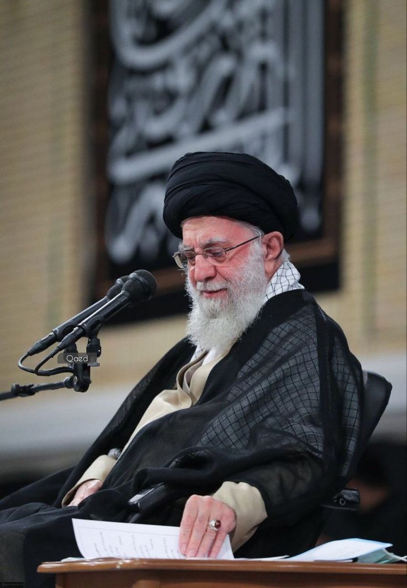 سلام الله عليك دائما وأبدا ♥️

#لبیک_یا_خامنه_ای