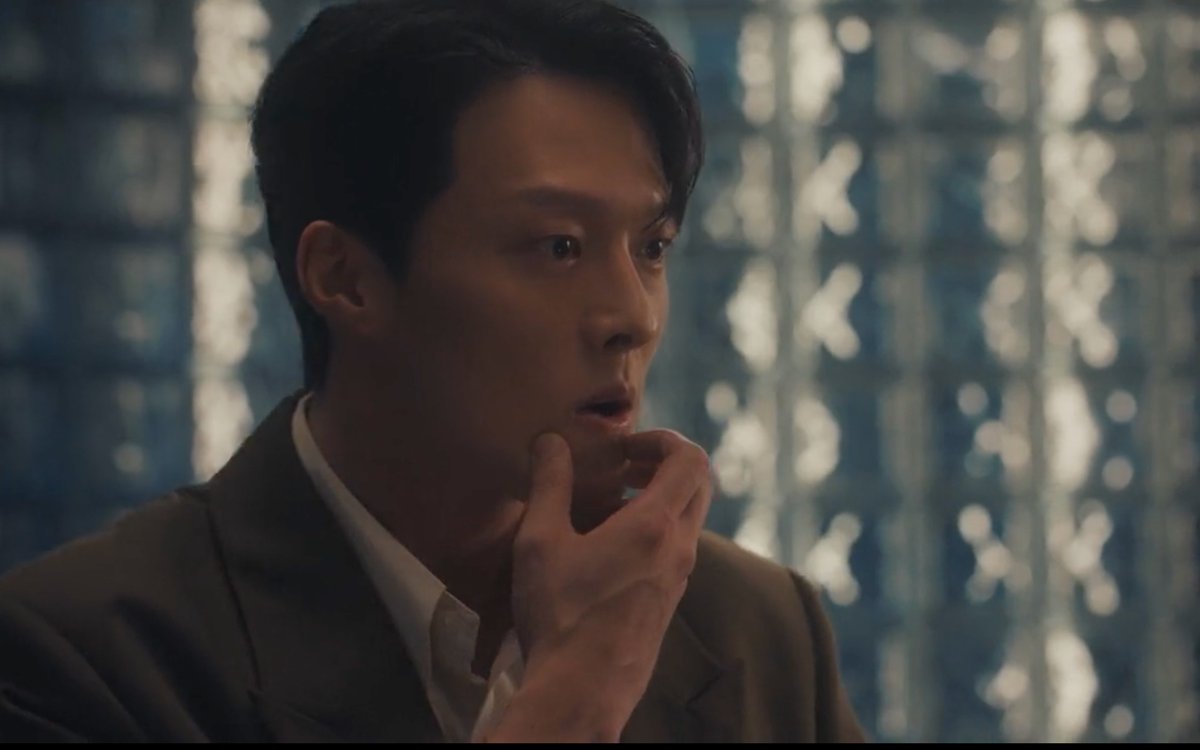 vivalavidath's tweet photo. Face of the man who just realized the girl he is pursuing is in high demand and he needs to up his game to hold on to her

#DynamiteKissEp9 
#DynamiteKiss https://t.co/GwbGGG1aDL