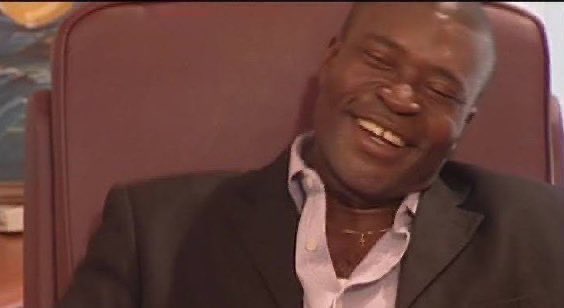 "I need to change my wardrobe"

Person wey dey keep clothes inside Ghana must go