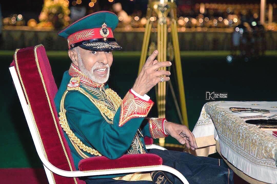 قائد يبقى للتاريخ، والتاريخ خالدا لا يموت.
كل عام ومنتسبي قوات السلطان المسلحة بخير.
"لقابوس الوفاء ولهيثم الولاء"
#يوم_قوات_السلطان_المسلحة 
#السلطان_هيثم_بن_طارق
#١١_ديسمبر 
#سلطنة_عُمان