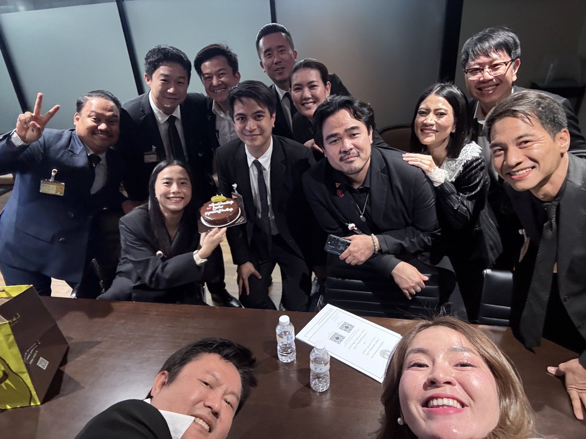 HBD พริษฐ์ วัชรสินธุ ชายผู้เกิดในวันรัฐธรรมนูญด้วยนะครับ