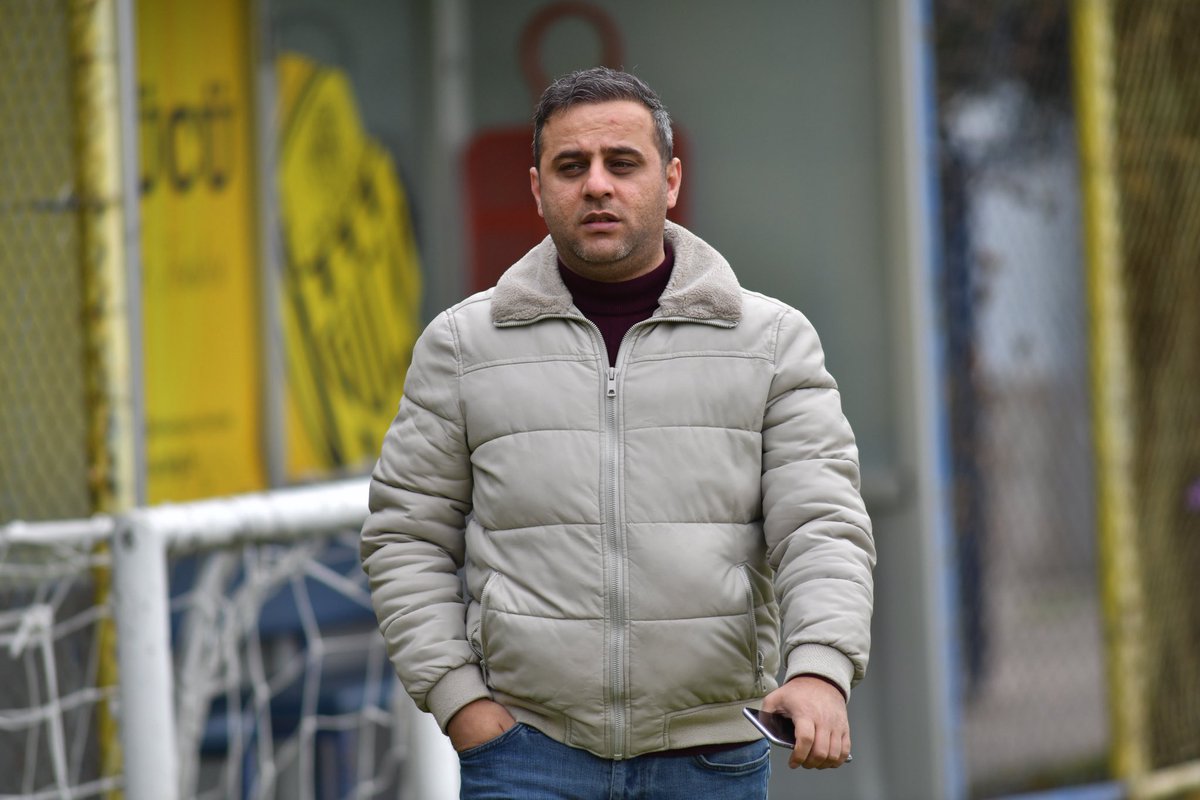 Değerli Ankaragücü ailesi,

Bugüne kadar her zaman birlik ve beraberliğe inanan bir kardeşiniz, abiniz, arkadaşınız olarak, bu büyük camianın menfaatleri doğrultusunda verilen her mücadelenin içinde oldum. Sahada, tribünde, masada ya da hayatın içinde; nerede ihtiyaç varsa orada