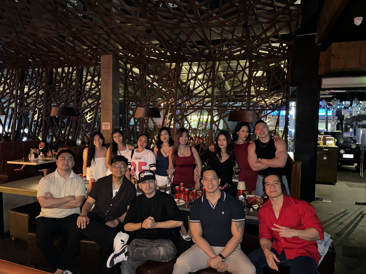 jengroldan_'s tweet photo. Xmas party https://t.co/NC36iatNzW