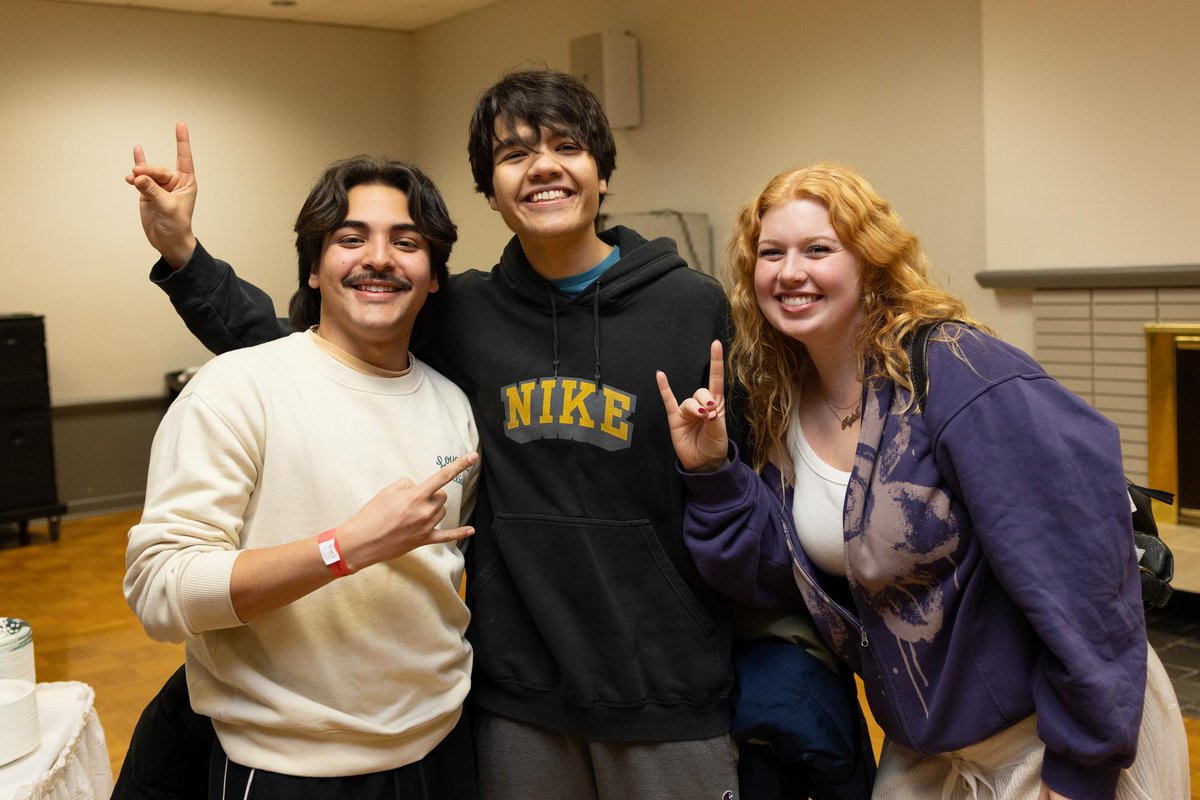NIUlive's tweet image. The Finals Late Night Breakfast and Paws for Finals events are helping Huskies to keep pushing through #finalsweek! You are capable of eggs-traordinary things! ✨💫