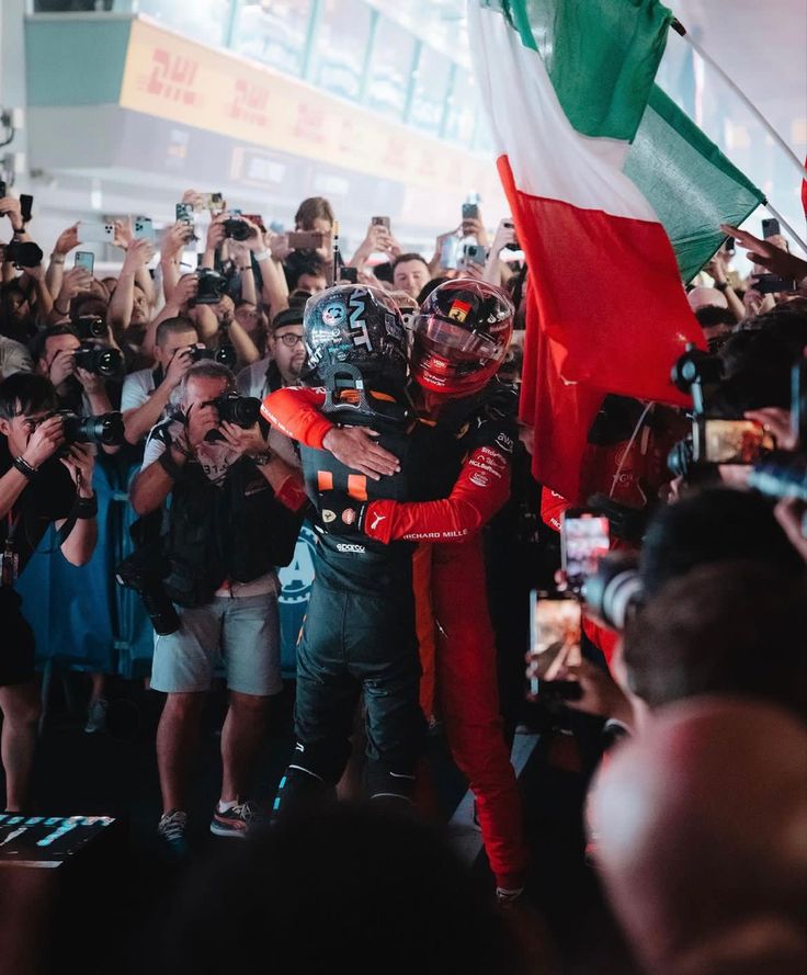 sainzinnorris's tweet image. carlos “ it's on purpose ” sainz !