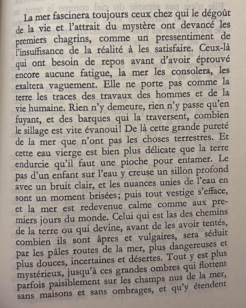 prosedesmorts's tweet photo. « La mer fascinera toujours ceux chez qui le dégoût de la vie et l’attrait du mystère ont devancé les premiers chagrins, comme un pressentiment de l’insuffisance de la réalité à les satisfaire. »

Proust, Les Plaisirs et les jours https://t.co/stTz9oNmm9