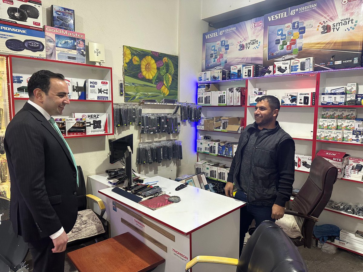 orhangazikrakas's tweet photo. Hilvan ilçemizdeki esnaflarımızı ziyaret ederek hayırlı işler diledim.

Tüm esnaflarımıza bereketli ve bol kazanç diliyorum. https://t.co/mwGiskx8ta