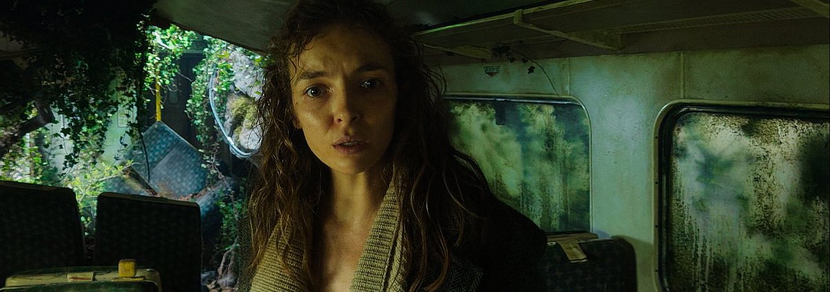 screenscaps's tweet photo. jodie comer in 28 years later (2025) https://t.co/195RQQLQww