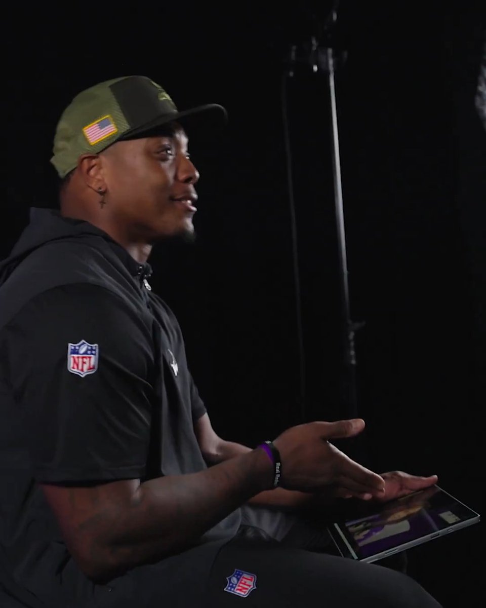 "I hope she knows why I do the things that I do. It's not for me, but it's for my family, my kids, to treat people the same way my parents taught me to treat people."
@cjham28's response to his daughter's Walter Payton Man of the Year video is everything. 💜
#WPMOYChallenge