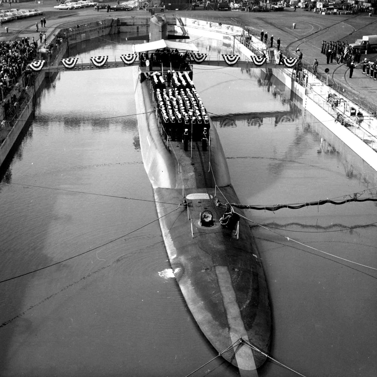 USN_Submariner's tweet photo. 60 years ago today: The longest serving 41 for Freedom submarine was commissioned.
USS Kamehameha (SSBN-642) completed her service as a boomer after 26 years, then became SSN-642 supporting special warfare operations for another 9.  First boat to hold ADM O'Kane's cribbage board for Bowfin.