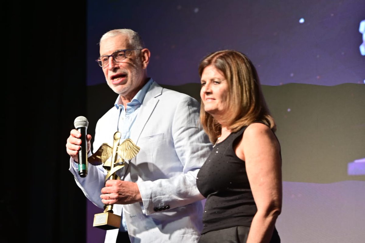 Fue un honor ser parte de la gala de los Premios Corporación a la Excelencia Empresaria, de la Corporación de Comercios, Industrias y Servicios de la ciudad.

En un año muy desafiante, esta ceremonia vuelve para celebrar a quienes día a día motorizan la economía local.