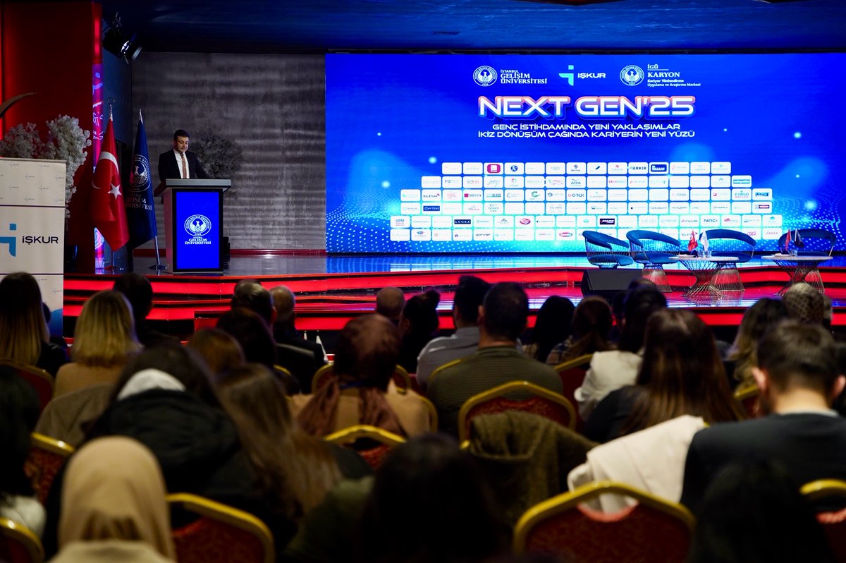 ardaozturkcan's tweet photo. İstanbul Gelişim Üniversitesi ve İŞKUR işbirliğiyle gerçekleşen NeXT Gen’25 etkinliği, akademi ve sektör temsilcilerini "ikiz dönüşüm" başlığında ağırladı. İlham verici konuşmalardan büyük bir motivasyonla ayrıldık! 🌟
#NeXTGen25 #İkizDönüşüm https://t.co/UASXUe04ZW