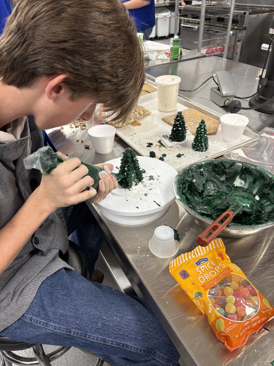 Thad Roher tweet media