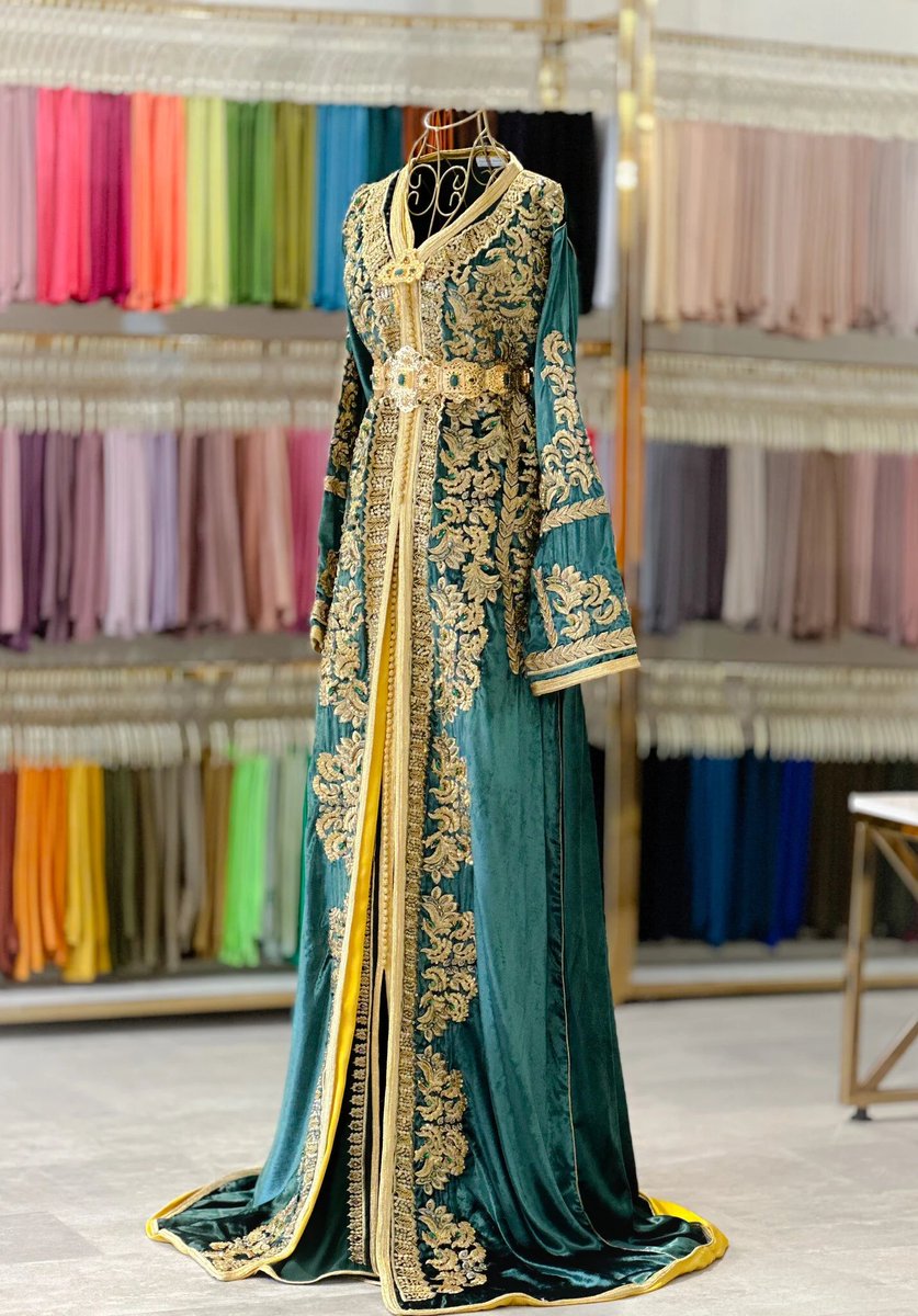 🇲🇦👗 Le caftan est officiellement reconnu comme faisant partie du patrimoine marocain, a tranché l’UNESCO.