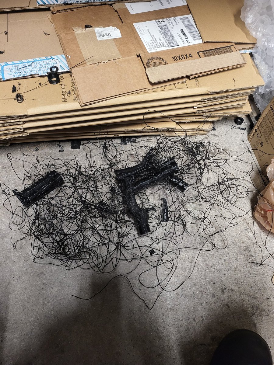 AlineMask's tweet photo. Times like this, I hate 3D printing https://t.co/ZA2Uh2jDZu