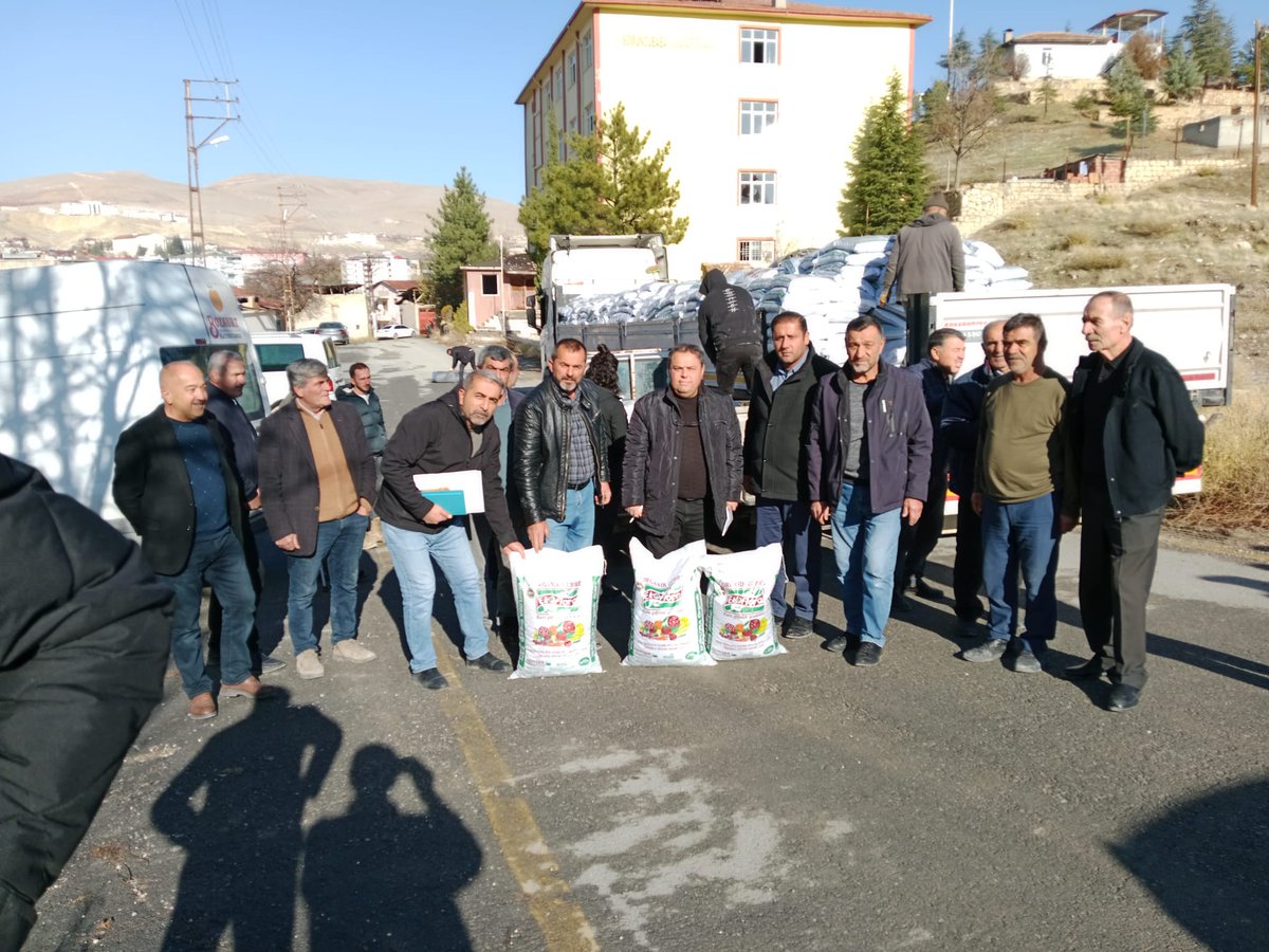 Organik Tarım Üreticilerine Gübre Dağıtımı Gerçekleştirildi..

<a href="/ibrahimyumakli/">İbrahim Yumaklı</a> 
<a href="/TCTarim/">T.C. Tarım ve Orman Bakanlığı</a> 
<a href="/TCMalatyaV/">TC Malatya Valiliği</a> 
<a href="/Bugemtr/">Bitkisel Üretim Genel Müdürlüğü</a>