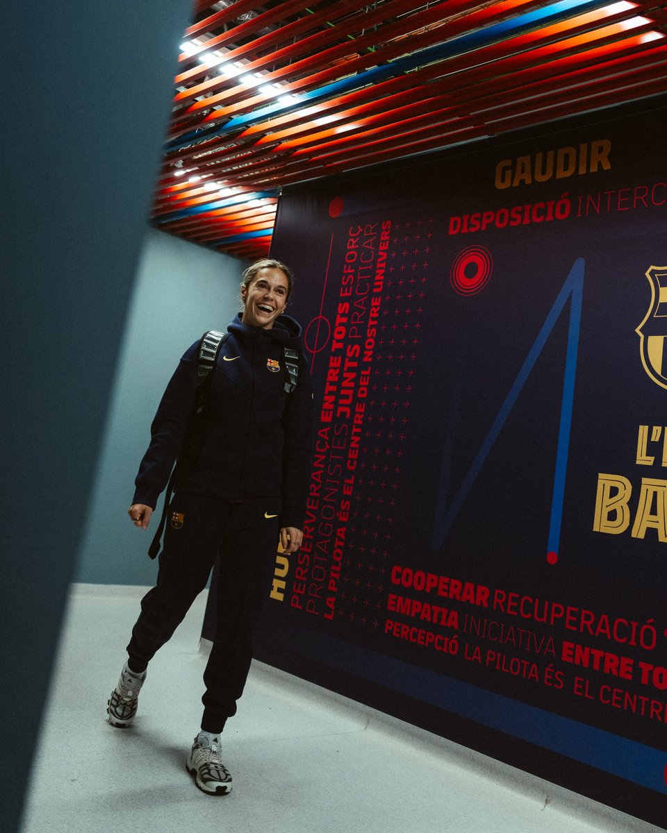 FCBfemeni's tweet photo. Quan jugues un partit de Champions 😁 https://t.co/95rkKBtskn