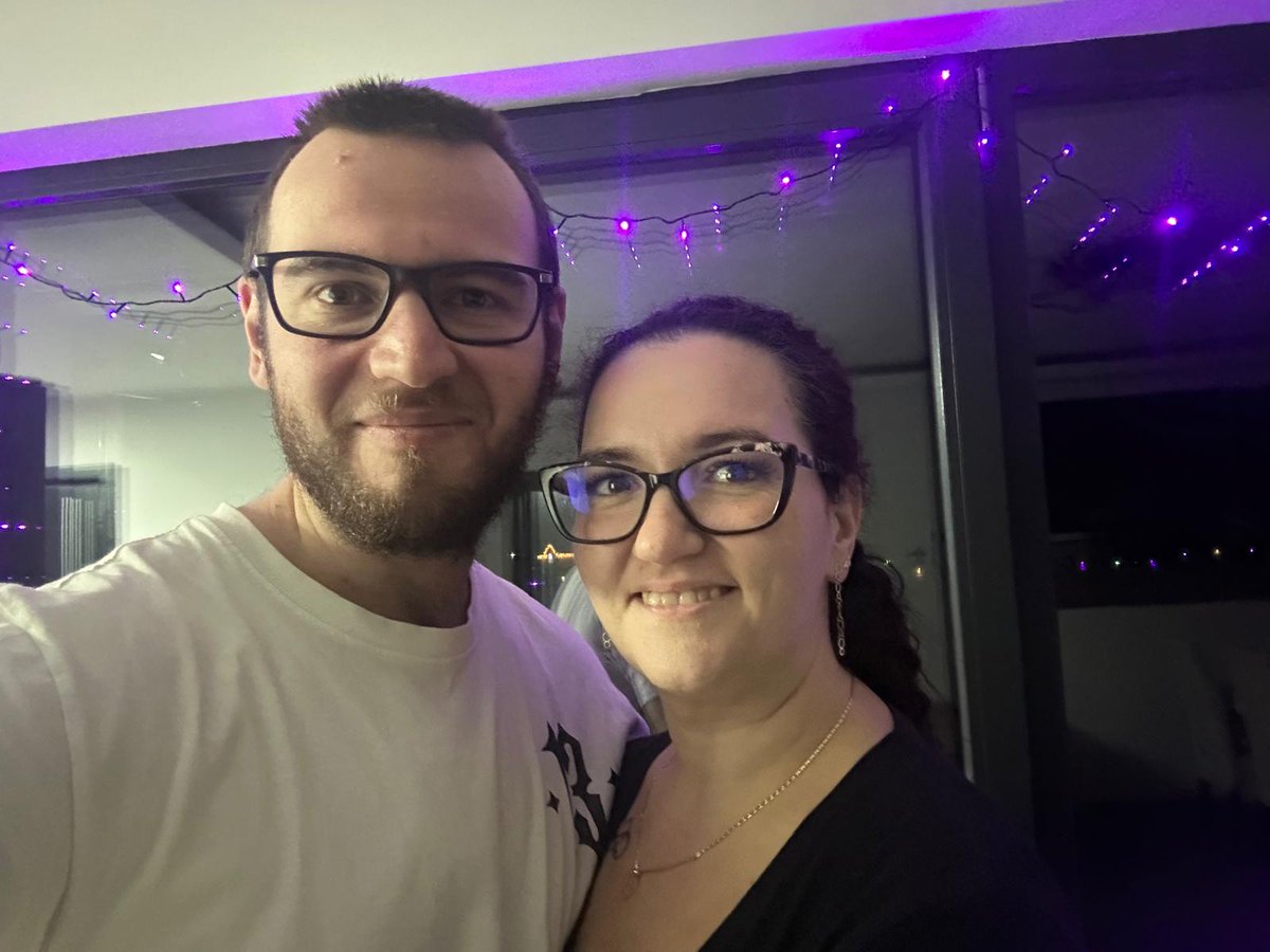 Corporate taught me two things:

Hide your salary. Hide your ambition.

I was making $24K/year as a dev.

Found out the guy next to me, 15 years experience same job, was making $30K.

Six. Thousand. More.

For fifteen years of loyalty.

HR told me day one: "Never discuss your