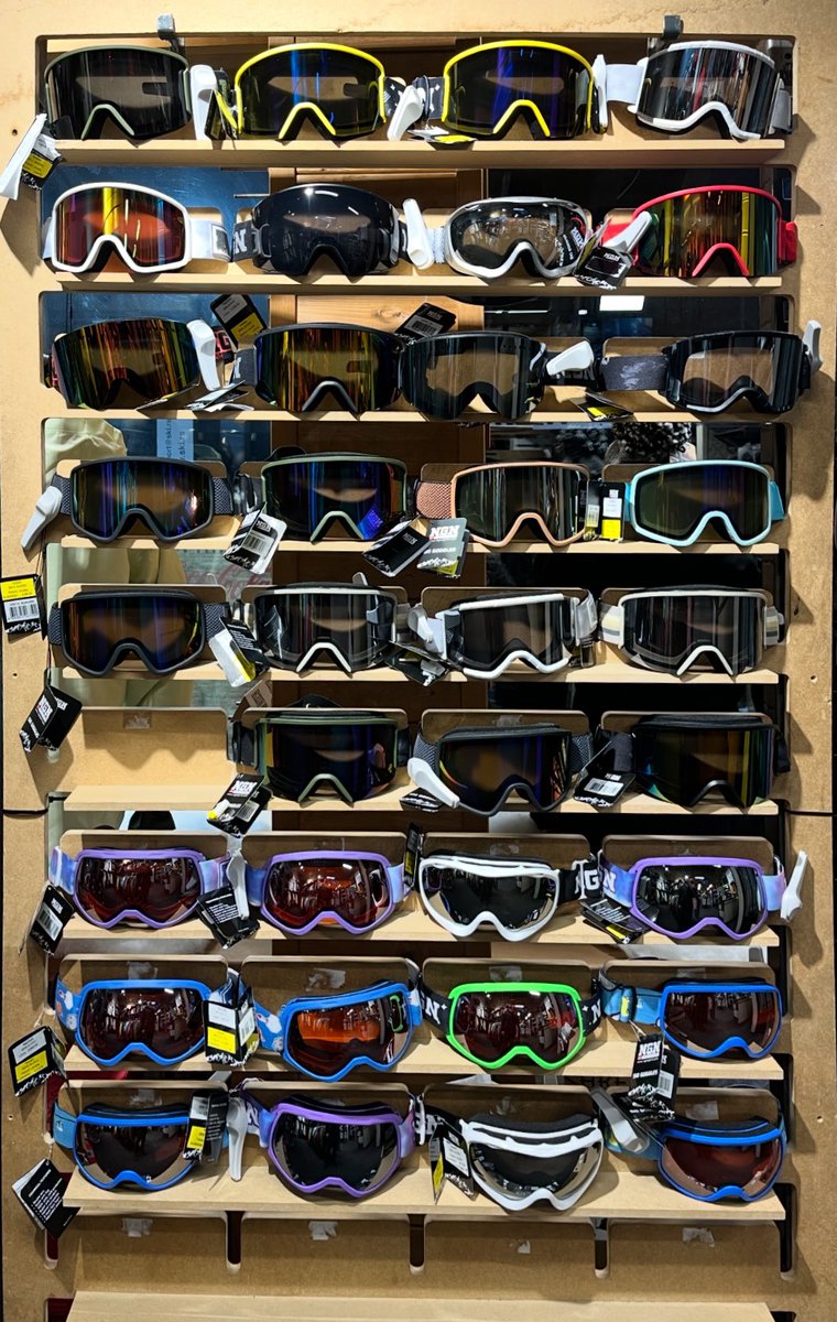 ReciklerkoCans's tweet image. Ski-equipment store packed with winter gloves, ski socks, boots, helmets and a wall of skis in the back

istockphoto.com/portfolio/Pand…
 #SkiShop #WinterGear #SkiingLife #SnowReady #OutdoorAdventures  #Nordica #Rossignol #Atomic #HeadSki #Fischer #Salomon #Leki #Uvex #Briko #SkiGear