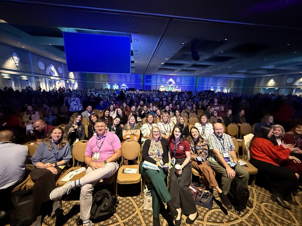 ColoradoACTE's tweet photo. Great Opening Session here at ACTE’s #VISIONCTE25! @ColoradoACTE is here in force - over 200 attendees & presenters. Keynote @amandakbrinkman reminded us that our purpose is already inside and we can “Do Well by Doing Good.” https://t.co/iGsbB6XYIY