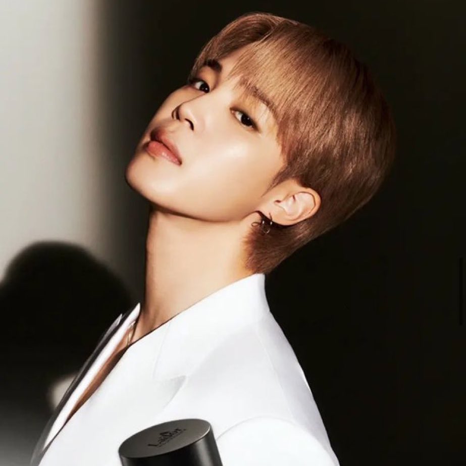 TheePopCore's tweet image. Jimin is the newest Global brand ambassador for LADOR.

— He looks truly angelic in these new photos, as if he carries a glow that only the heavens could create.