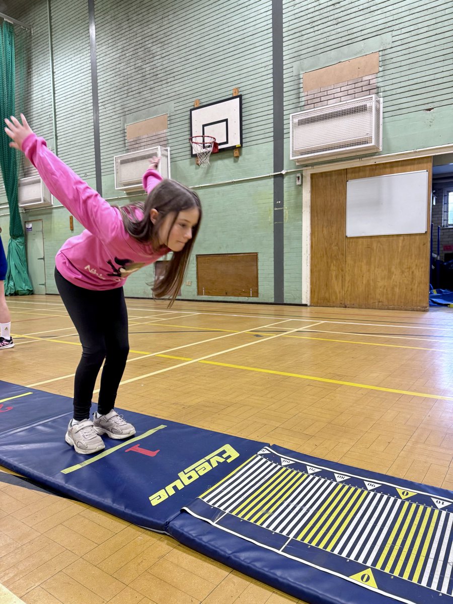 Our Year 6 children had a wonderful time at Sports Hall Athletics this afternoon. They were fantastic and gave it their absolute all! Well done.

Thank you to The Lakes School for a brilliant afternoon.

🌳 👏 🏃‍♀️ 🌳