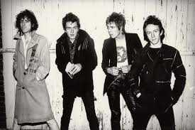 elvisnoelvis's tweet photo. Se le acaba la pillería al Bólido. 

Les espero en los últimos kilómetros del @impala909 
con clásicos de los Ilegales, Más Birras, la única banda que importa y los muñecos del rock and roll. 

Arrancamos a las 11 am a través de @Ibero909FM // https://t.co/VP7mmeZd69 https://t.co/KEMW64tmrJ