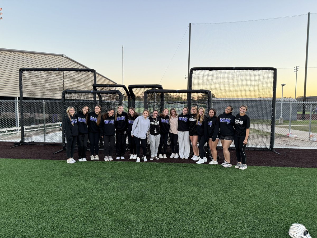 CSHS Softball tweet media