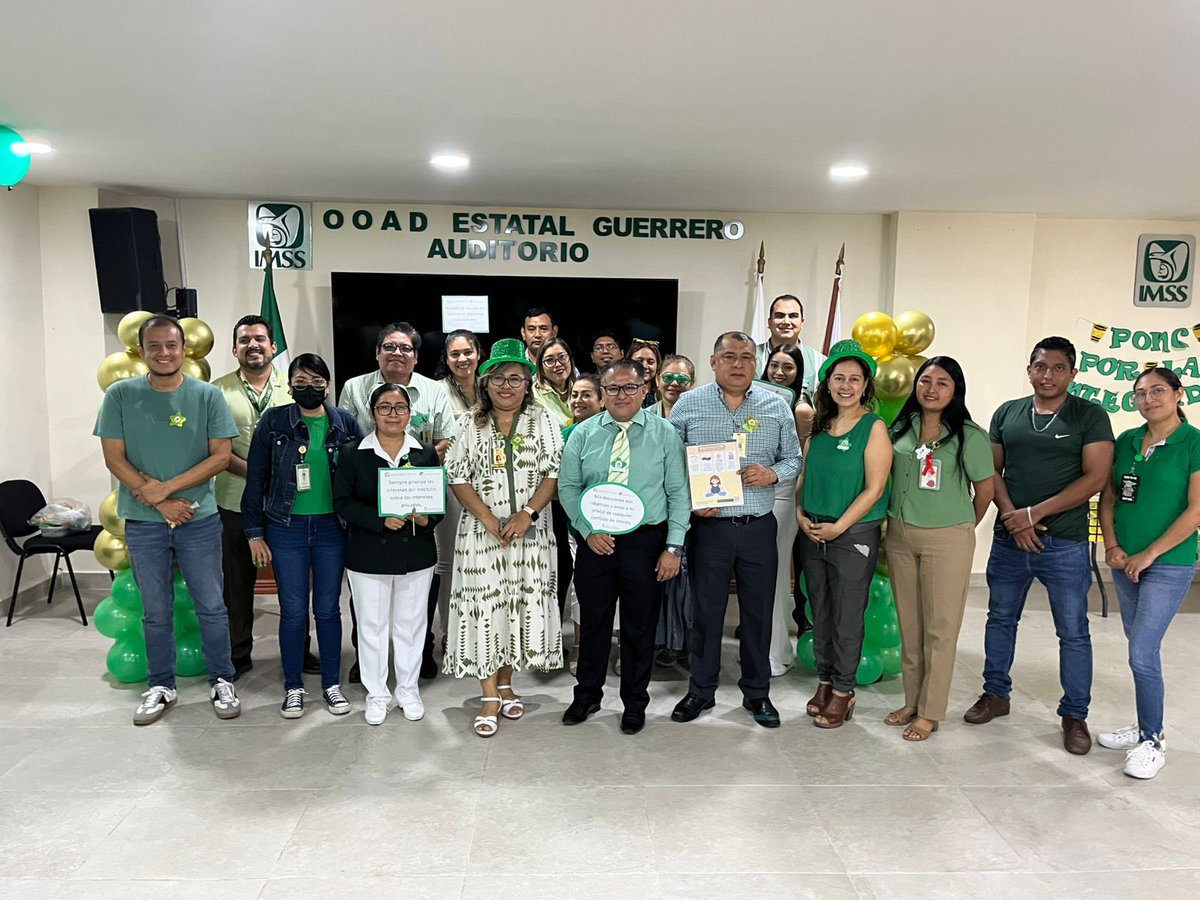 IMSSGro's tweet photo. 🗓️ 🟢 Día Internacional contra la Corrupción, 09 de diciembre
Personal de todas las unidades del #IMSSGuerrero participa en actividades para fomentar la integridad, como parte de la iniciativa “5 Acciones de la Familia IMSS–SNTSS por la Integridad”. 💚🤝
#IntegridadIMSS https://t.co/5kE155DxnY