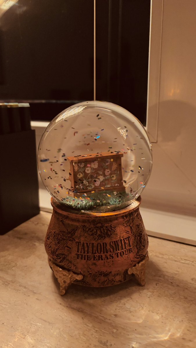 mina ❄️ tweet media