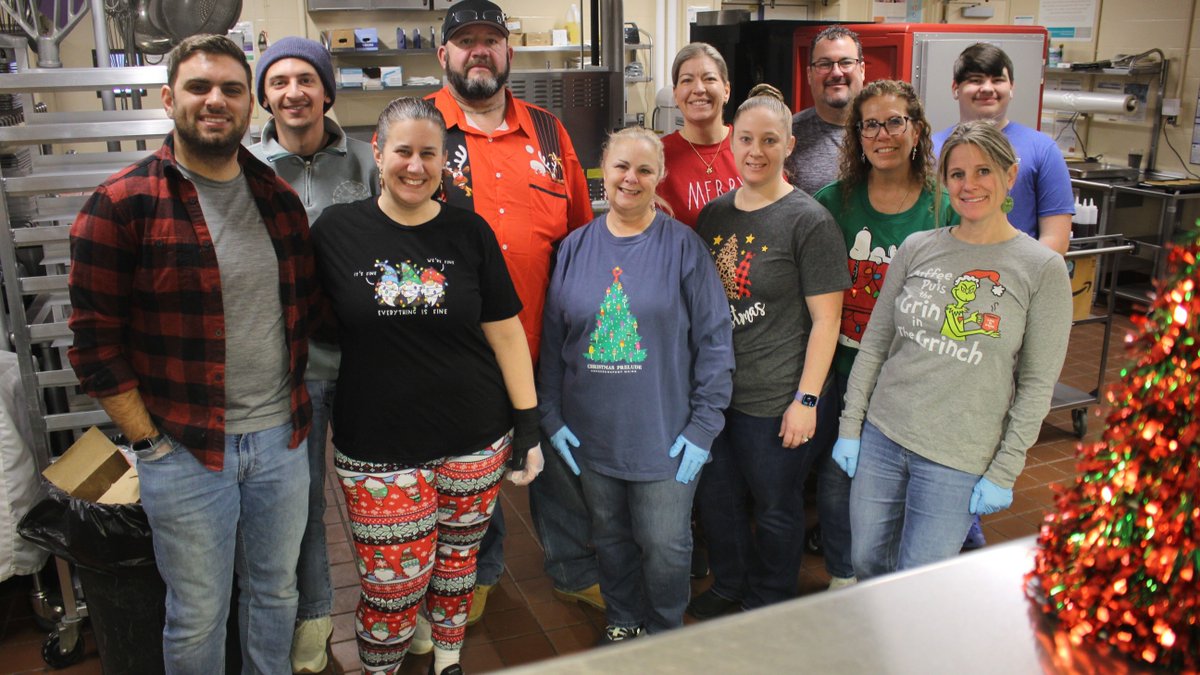 PollardSchool's tweet photo. Special thanks to all the Pollard Staff, PTA Volunteers, and of course, Santa, for supporting Pollard's Pancake Breakfast with Santa this past Saturday!  Full gallery of photos is available on SmugMug: https://t.co/nl2NKw0OD8 https://t.co/AMpgG6jOhA